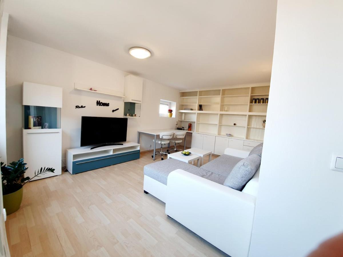 Bossa Nova Castle&Outstanding Home With Garage Lubiana Esterno foto